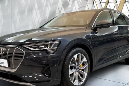 Audi e-tron 33.840 km 39.490 € Saarlouis 66740