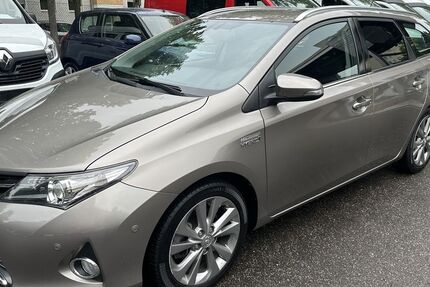 Toyota Auris Touring Sports 150.461 km 9.990 &euro; Berlin 12249