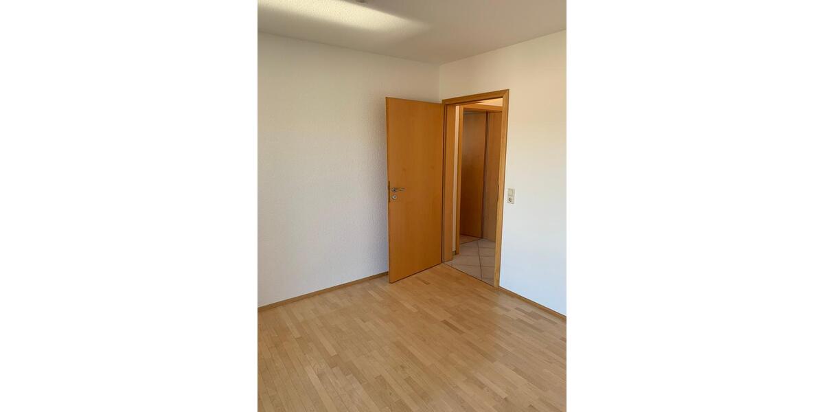 Attraktive 3 ZKB-Wohnung mit Balkon, Garage und Pkw-Stellplatz 3 zimmer