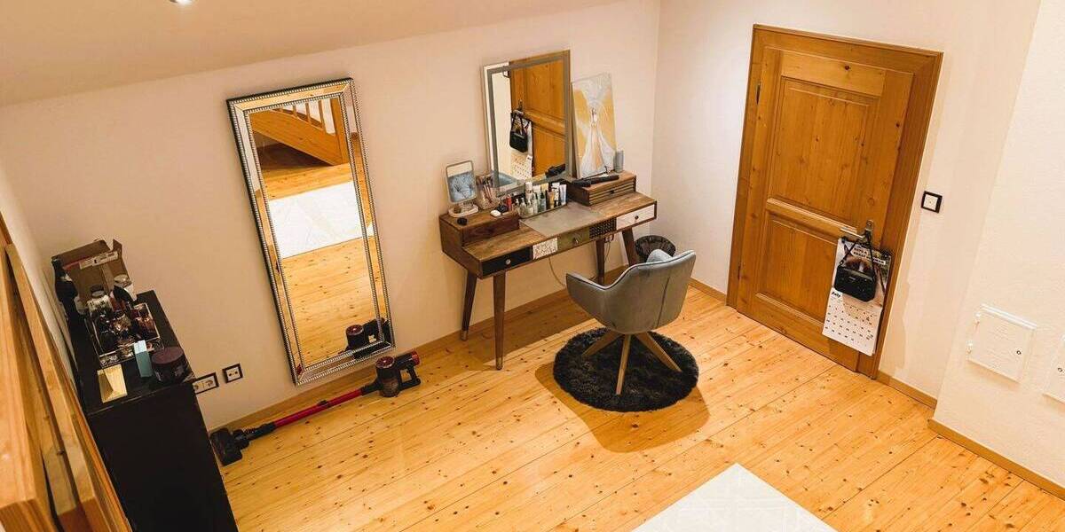Einfamilienhaus Deggendorf / Mietraching Mietraching - 7 Zimmer, 275 m&sup2;, 936.000&euro; | Angebot:25670720