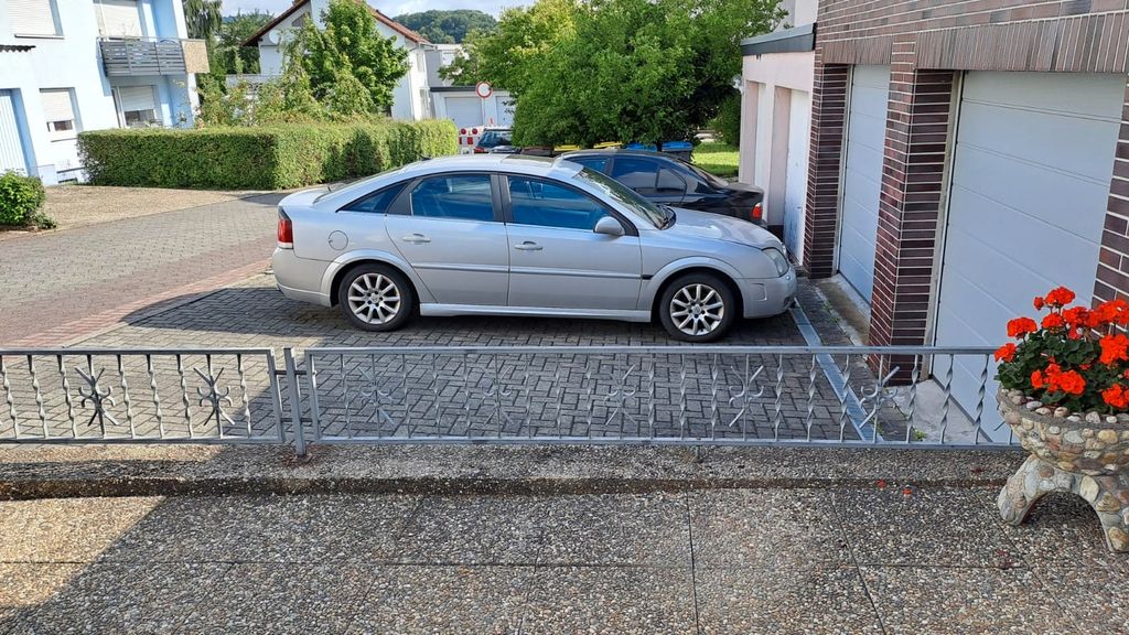 Opel Vectra 156.000 km 1.100 &euro; Künzell 36093