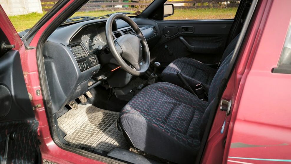 Ford Escort 104.000 km 2.350 € Niederau 01689