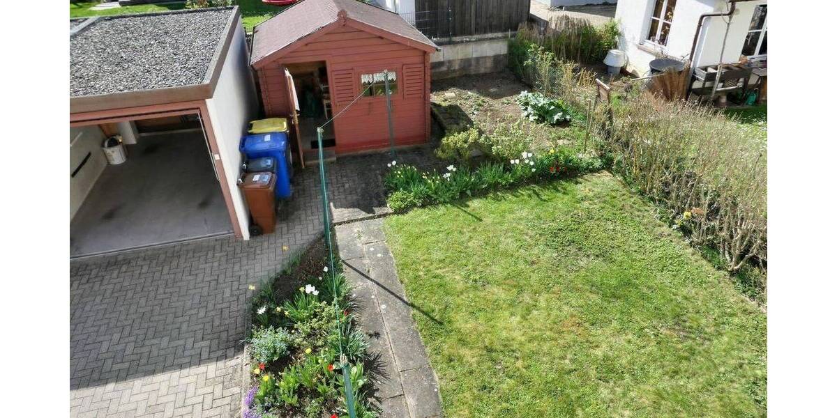 Doppelhaushälfte Trossingen - 9 Zimmer, 140 m&sup2;, 319.000&euro; | Angebot:26358877