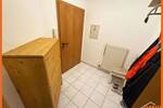 Gepflegte 2-ZKB. Bad m Dusche, Keller, Rollläden, PKW-Stellpl., Waschraum