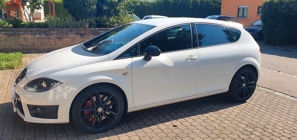 Seat Leon 123.000 km 10.490 &euro; Rielasingen-Worblingen 78239