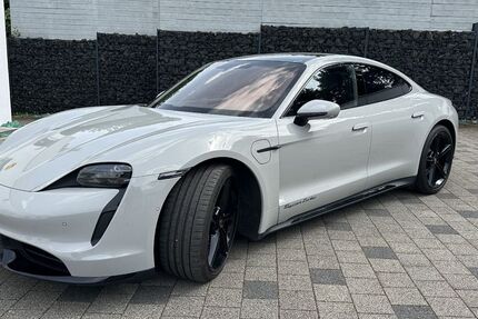 Porsche Taycan 32.000 km 74.990 &euro; Remchingen 75196