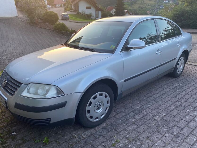 VW Passat 178.000 km 2.500 € Ottenhöfen im Schwarzwald 77883