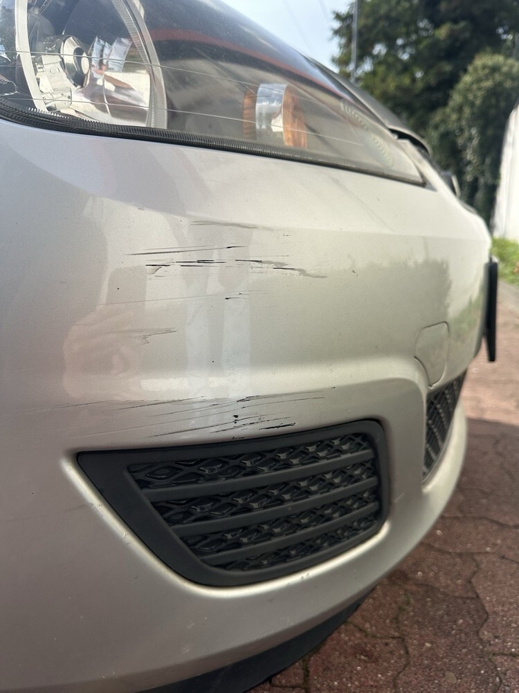 Ford Fiesta 89.592 km 2.500 € Hamburg 20038