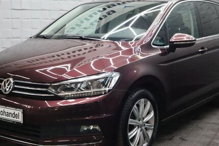 VW Touran 167.209 km 14.890 &euro; Freising bei München 85354