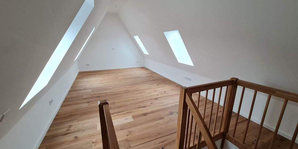 Modernes Wohnen in einem Reihenendhaus mit Außenbereich und Stellplätzen 5 zimmer