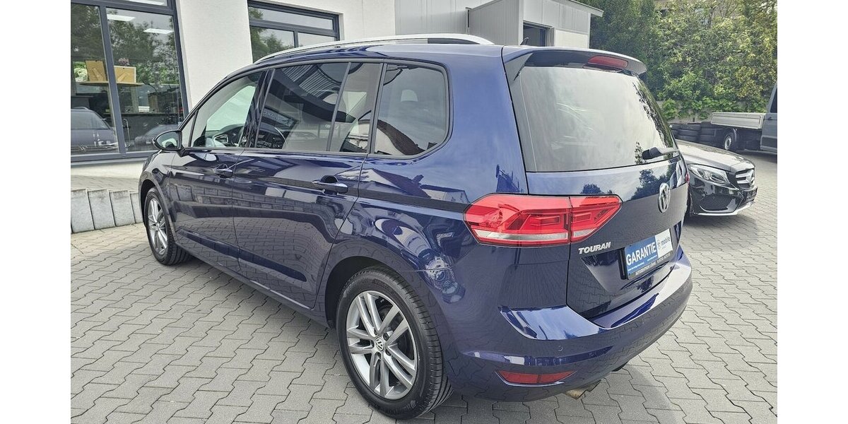 VW Touran 1.4 TSI Comfortline NAVI PANO LED AHK 69.950 km 21.490 &euro; Löhne 32584