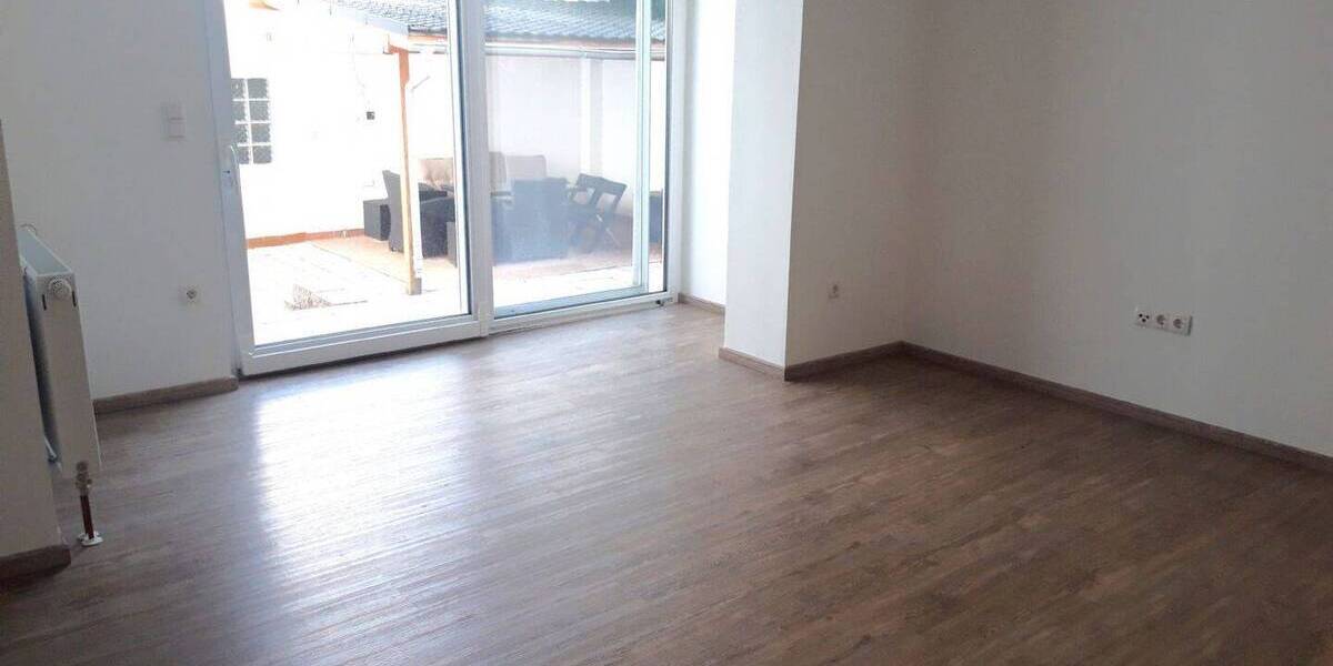 Etagenwohnung Amberg Schäflohe - 4 Zimmer, 120 m&sup2;, 1.075&euro; | Angebot:26064397