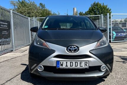 Toyota Aygo (X) 71.200 km 7.399 &euro; München 80807