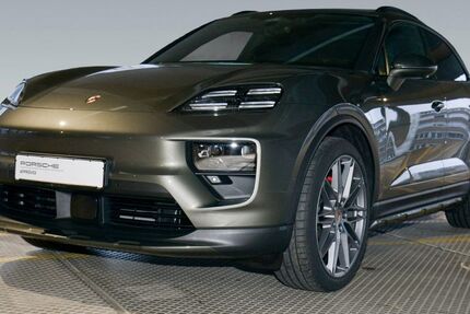 Porsche Macan 9.900 km 105.970 &euro; Frankfurt 60314