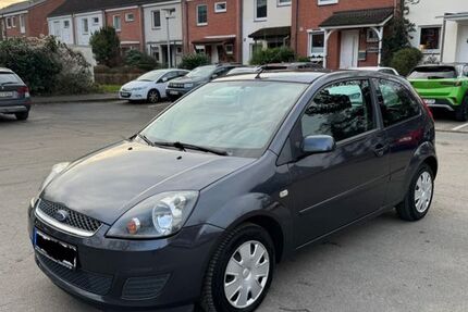 Ford Fiesta 125.000 km 2.200 &euro; Hamburg 20537