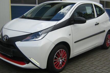 Toyota Aygo (X) 74.006 km 6.990 € Dresden 01157