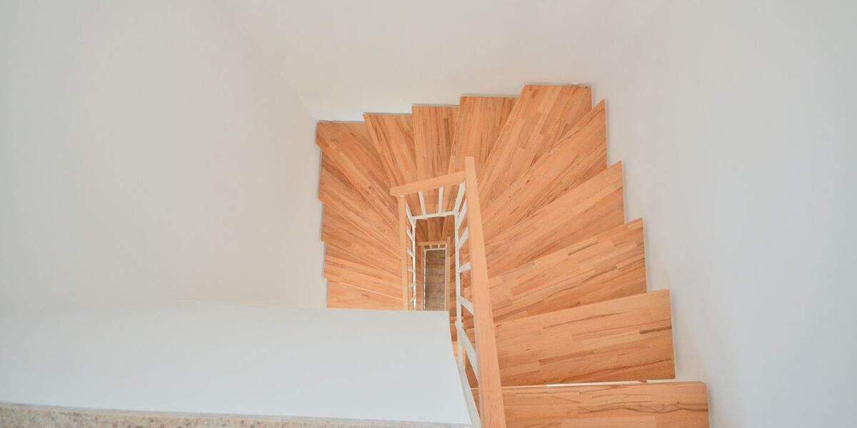 Urbaner Rückzugsort im Stadthaus: Wohnen mit Stil und Effizienz in Neu-Isenburg 5 zimmer