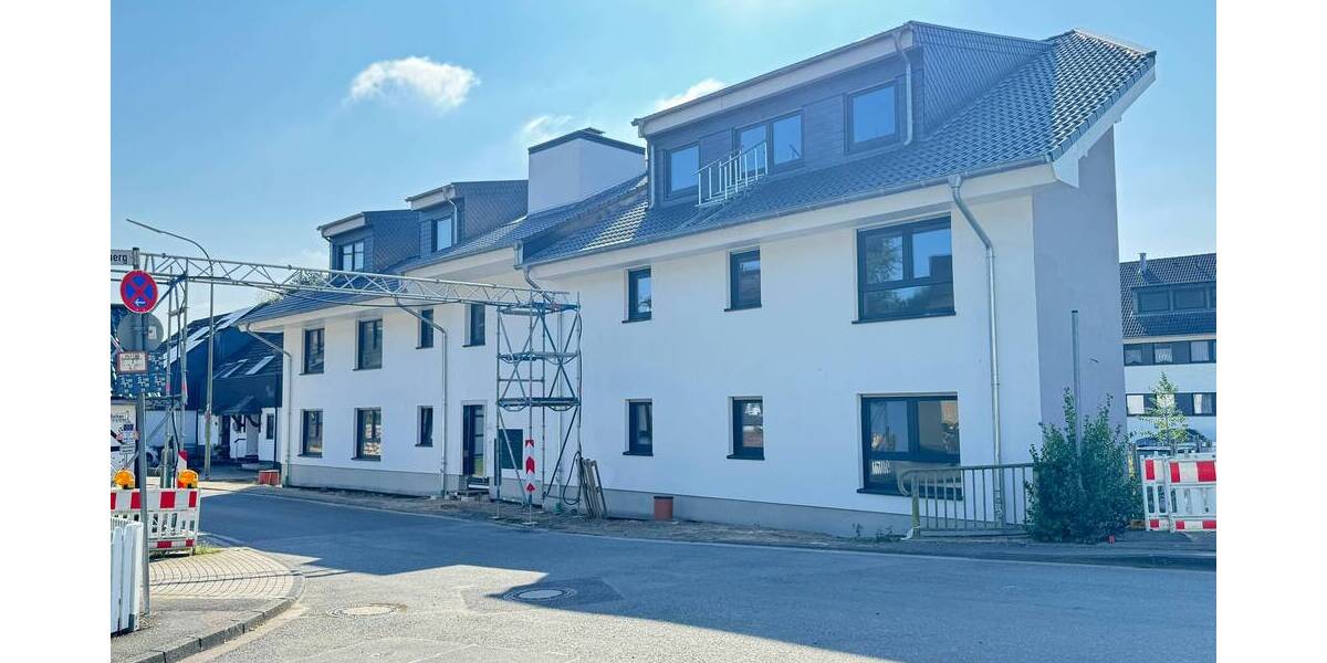 *Gemütlich und attraktiv mit Balkon und Stellplatz* 4 zimmer