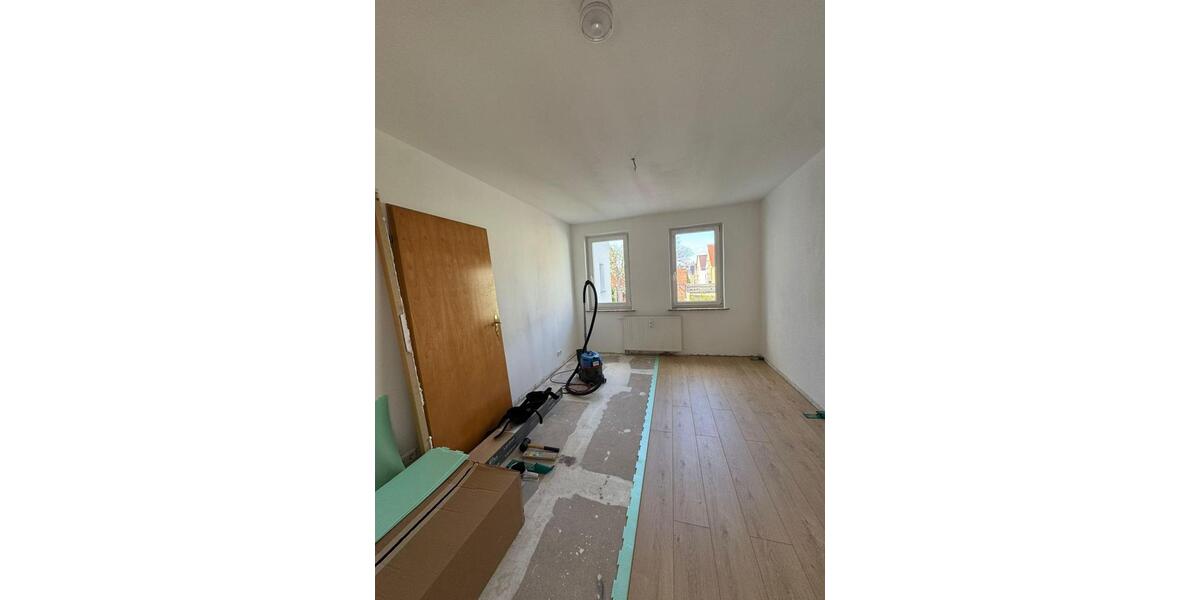Etagenwohnung Glauchau - 4 Zimmer, 93 m&sup2;, 600&euro; | Angebot:26676962