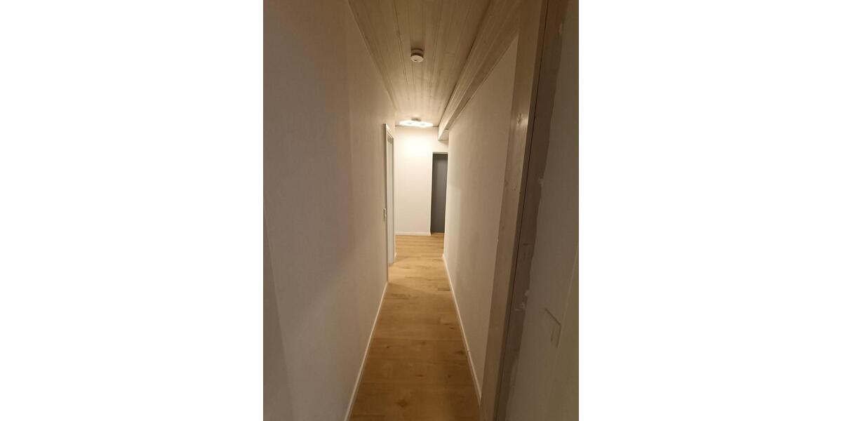 Dachgeschoßwohnung Waldkraiburg - 3 Zimmer, 74 m&sup2;, 740&euro; | Angebot:25568560