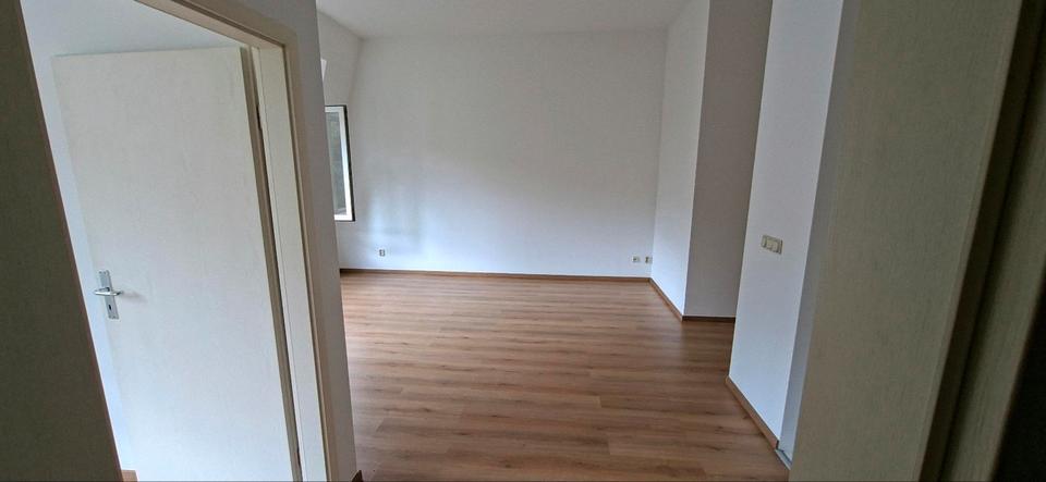 Dachgeschoßwohnung Dresden Leuben - 2 Zimmer, 40 m&sup2;, 498&euro; | Angebot:27632112