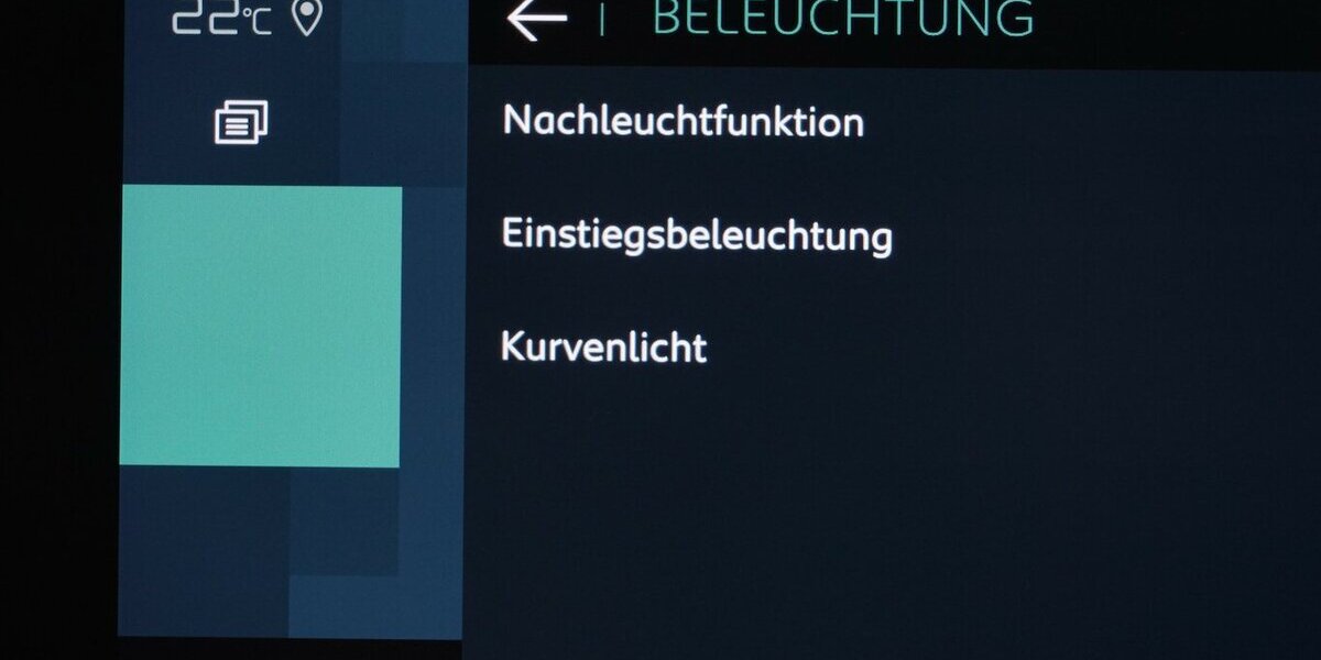 Citroen e-C4 e- 136 Shine 50 KWh LED CARPLAY 43.800 km 16.890 &euro; Lich 35423