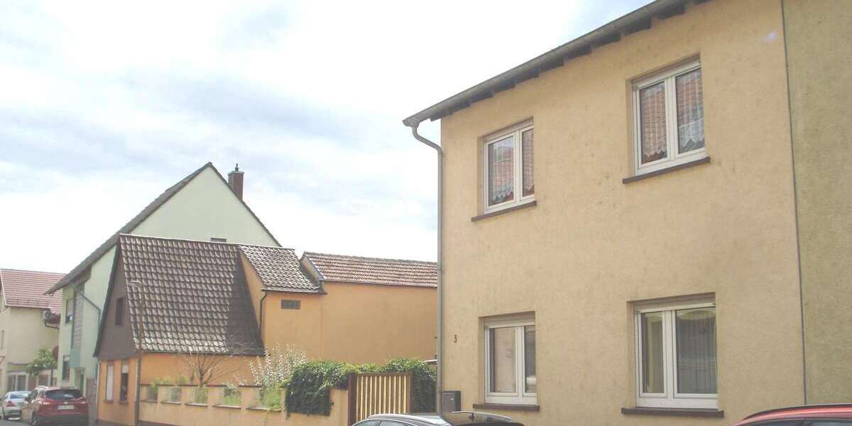 Haus zum Kaufen in Hockenheim 299.000 € 100 m² 5 zimmer