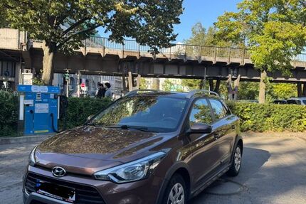 Hyundai i20 108.000 km 9.000 &euro; berlin 10967