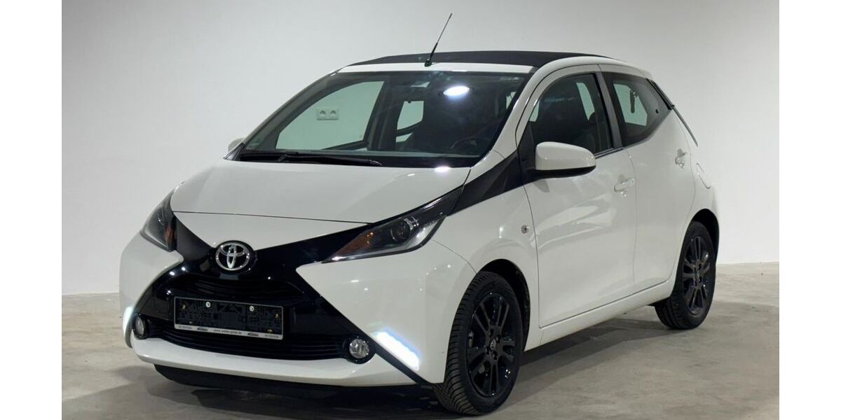 Toyota Aygo (X) 34.000 km 9.590 &euro; Essenbach 84051