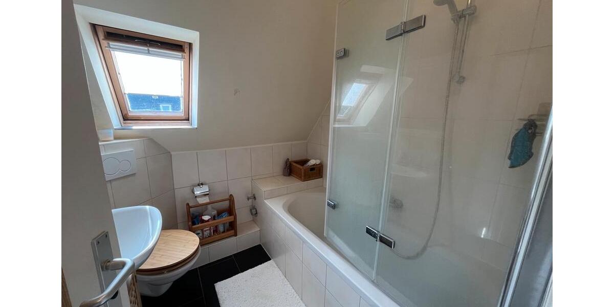 Dachgeschoßwohnung Wedel - 2.5 Zimmer, 45 m&sup2;, 165.000&euro; | Angebot:26851436
