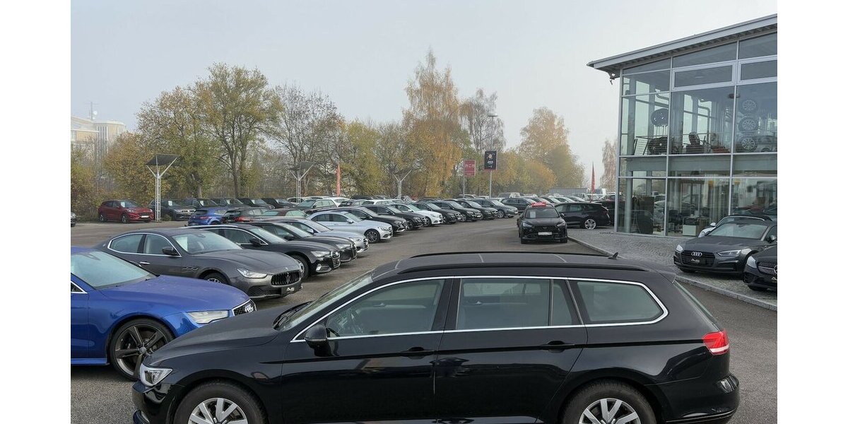 VW Passat 1.4 TSI PANORAMA/KAMERA/NAVI/DSG/MASSAGE 96.303 km 16.900 &euro; Villingen-Schwenningen 78054