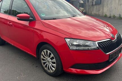 Skoda Fabia 97.000 km 9.290 &euro; Würzburg 97076