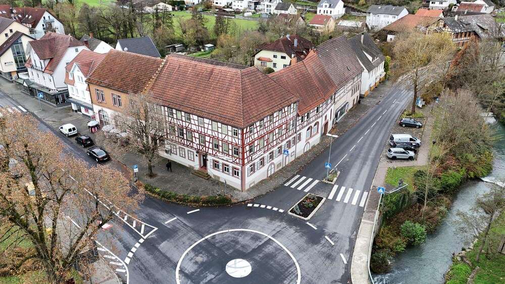 Einfamilienhaus Adelsheim - 25 Zimmer, 1.100 m&sup2;, 1.490.000&euro; | Angebot:24470223