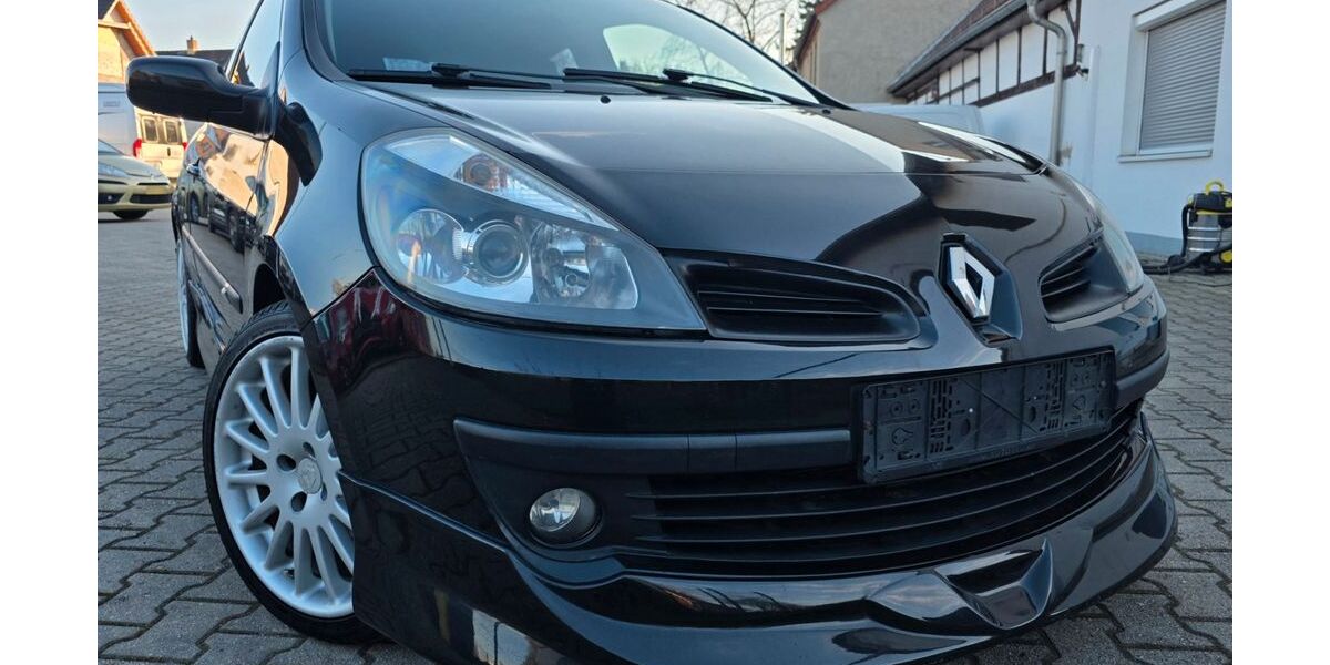 Renault Clio 124.500 km 3.799 &euro; Zwenkau 04442