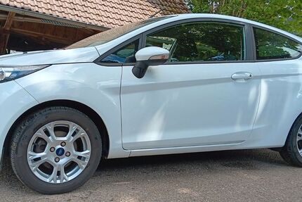 Ford Fiesta 114.106 km 5.100 &euro; Waldkirch 79183