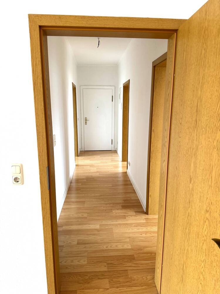 Schöne 3 Zimmer Wohnung im 1. OG mit ca. 86qm und Garten - frei ab sofort!