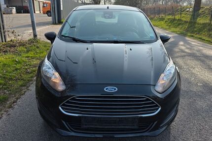 Ford Fiesta 220.000 km 1.950 &euro; Westoveledingen 26810