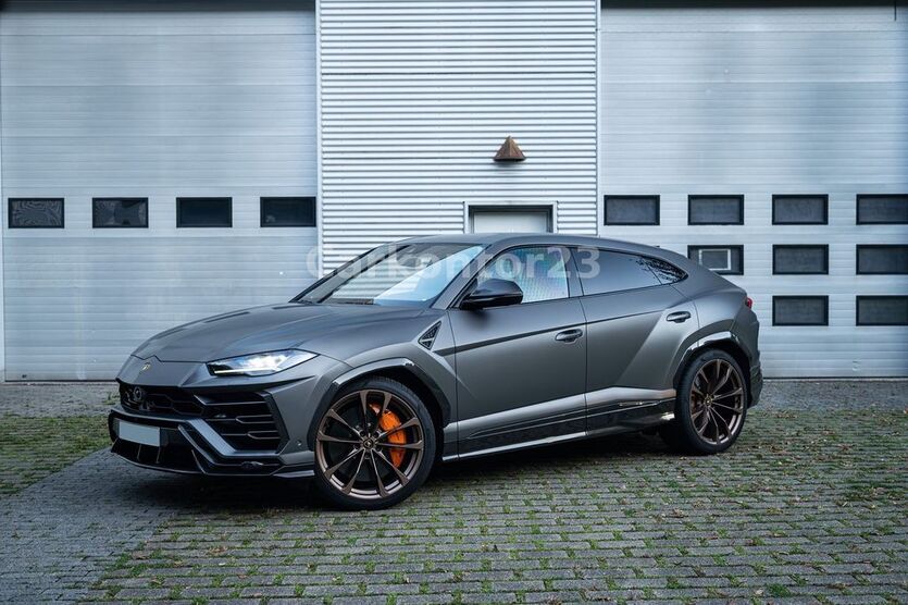 Lamborghini Urus 21.490 km 239.900 € Velbert 42553