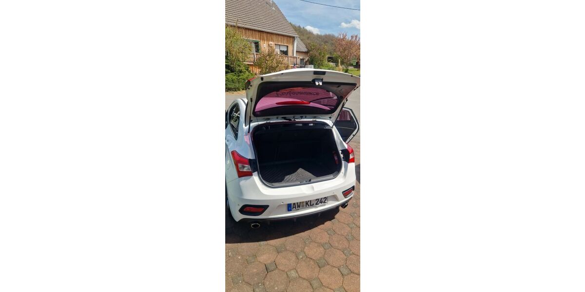 Hyundai i30 103.000 km 10.800 &euro; Wirft 53534