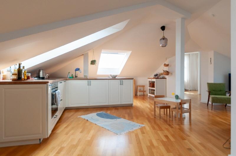 Dachgeschoßwohnung Dresden Loschwitz - 3 Zimmer, 101 m&sup2;, 1.165&euro; | Angebot:26288747