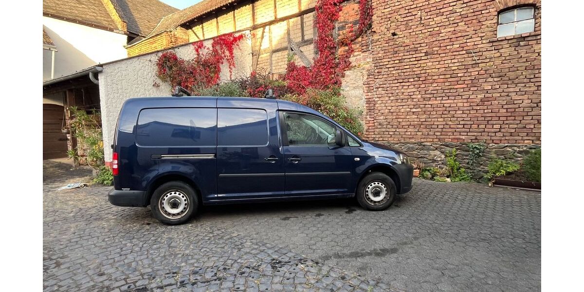 VW Caddy Maxi 121.684 km 7.900 &euro; Limburg 65556