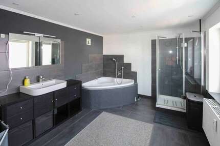 Wohnung zum Kaufen in Wolfsburg 169.000 € 101.05 m² 3 zimmer