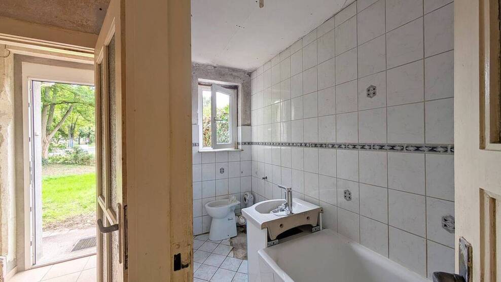 Sanierungsobjekt - 6-Zimmer-Doppelhaushälfte in Bornim 6 zimmer