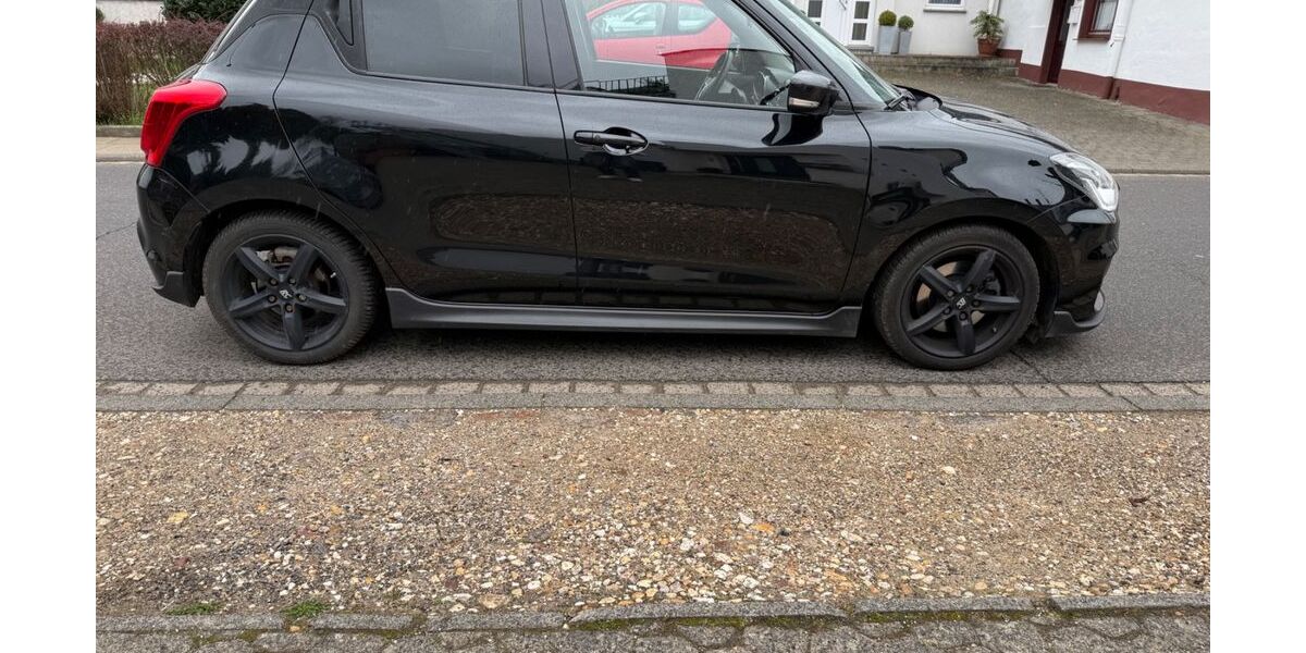 Suzuki Swift 92.500 km 15.300 &euro; Rheinbach 53359
