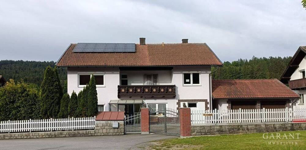 Großes Einfamilienhaus auch als Zweifamilienhaus nutzbar!