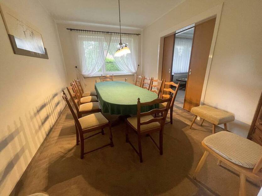 GROSSZÜGIGES Einfamilienhaus IN RUHIGER LAGE