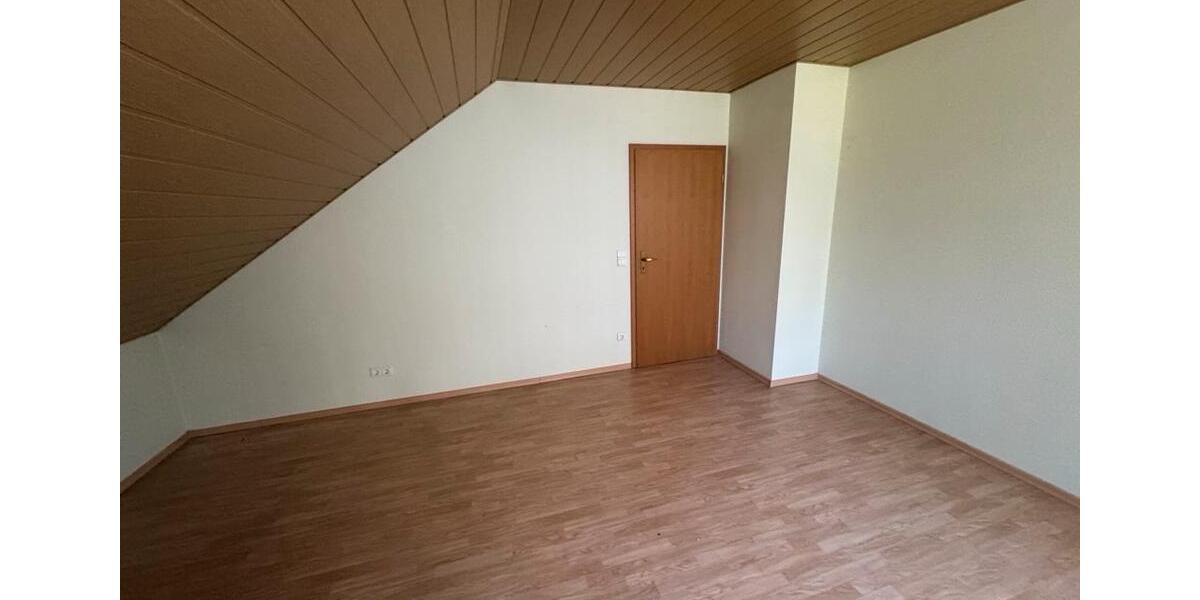Dachgeschoßwohnung Marktredwitz - 3 Zimmer, 89 m&sup2;, 780&euro; | Angebot:26427251