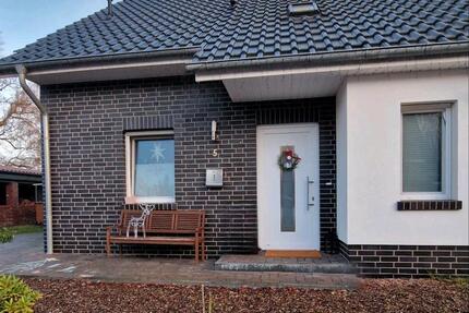 Doppelhaushälfte zu verkaufen - Diepholz Bj 2017 4 zimmer