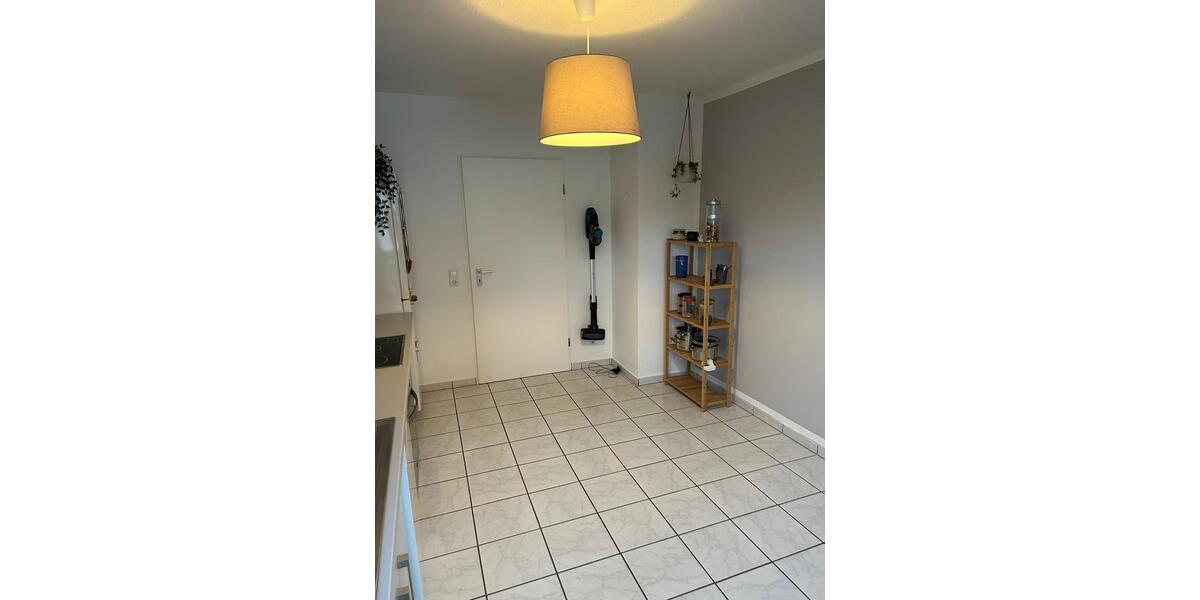 Etagenwohnung Idstein - 3 Zimmer, 93 m&sup2;, 1.020&euro; | Angebot:26254509