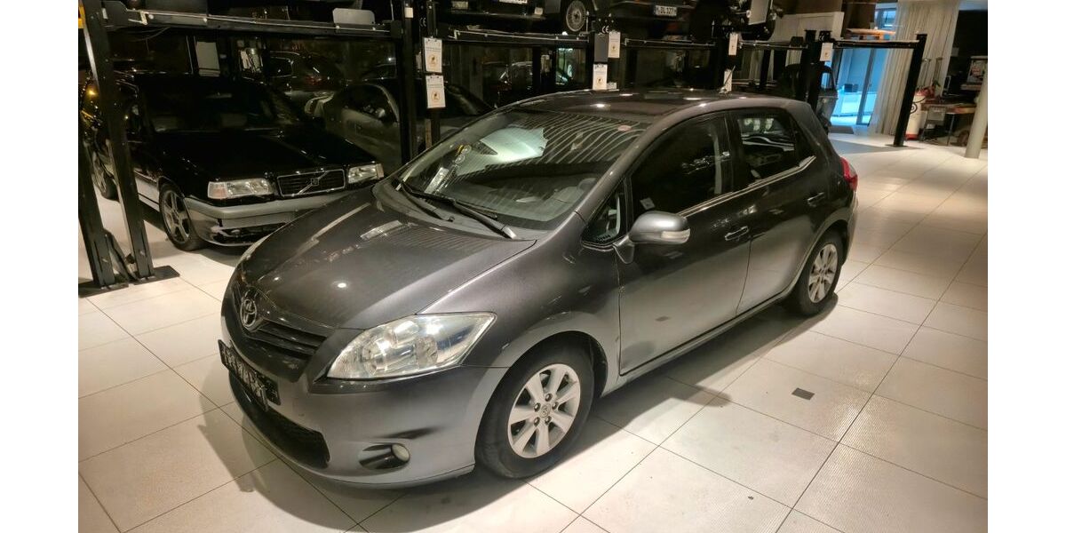 Toyota Auris 205.000 km 3.850 &euro; Brühl 50321
